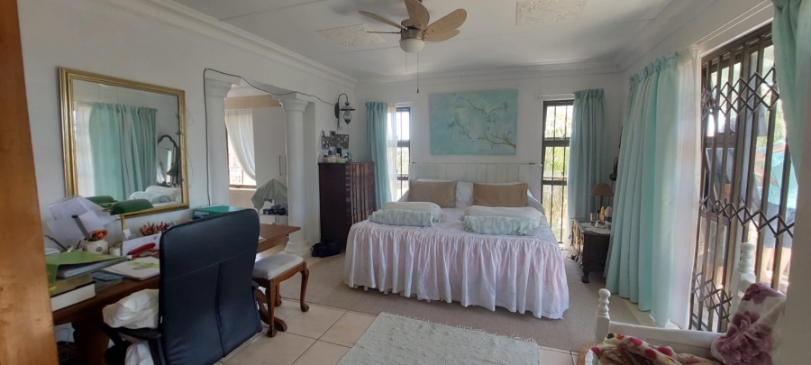 4 Bedroom Property for Sale in Wavecrest Eastern Cape